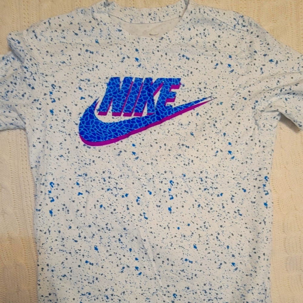 Nike tee